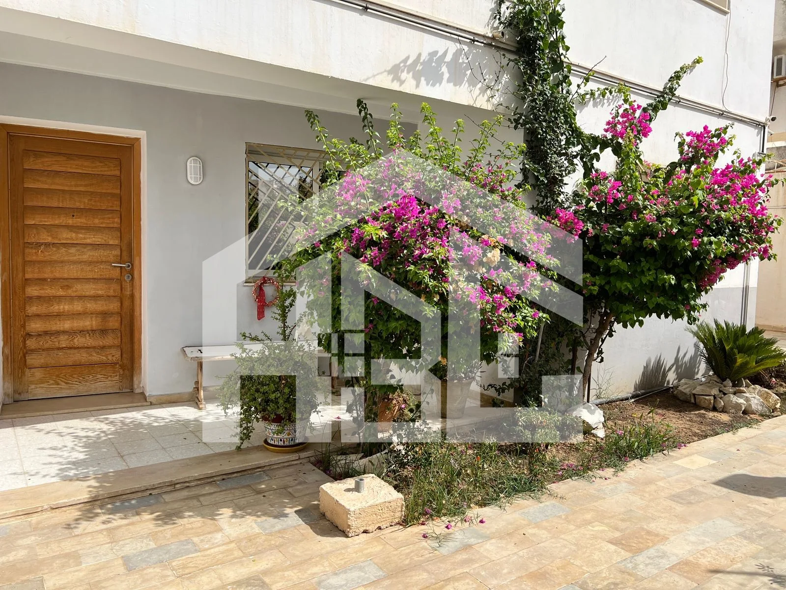 Rez-de-chaussée de villa en S+2 à Ennasr 2