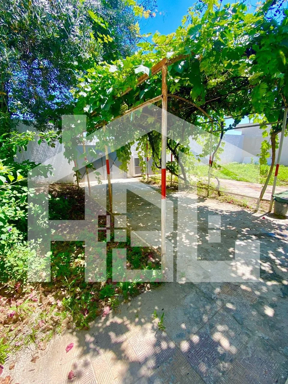 Villa de 463 m² sur un terrain de 400 m²