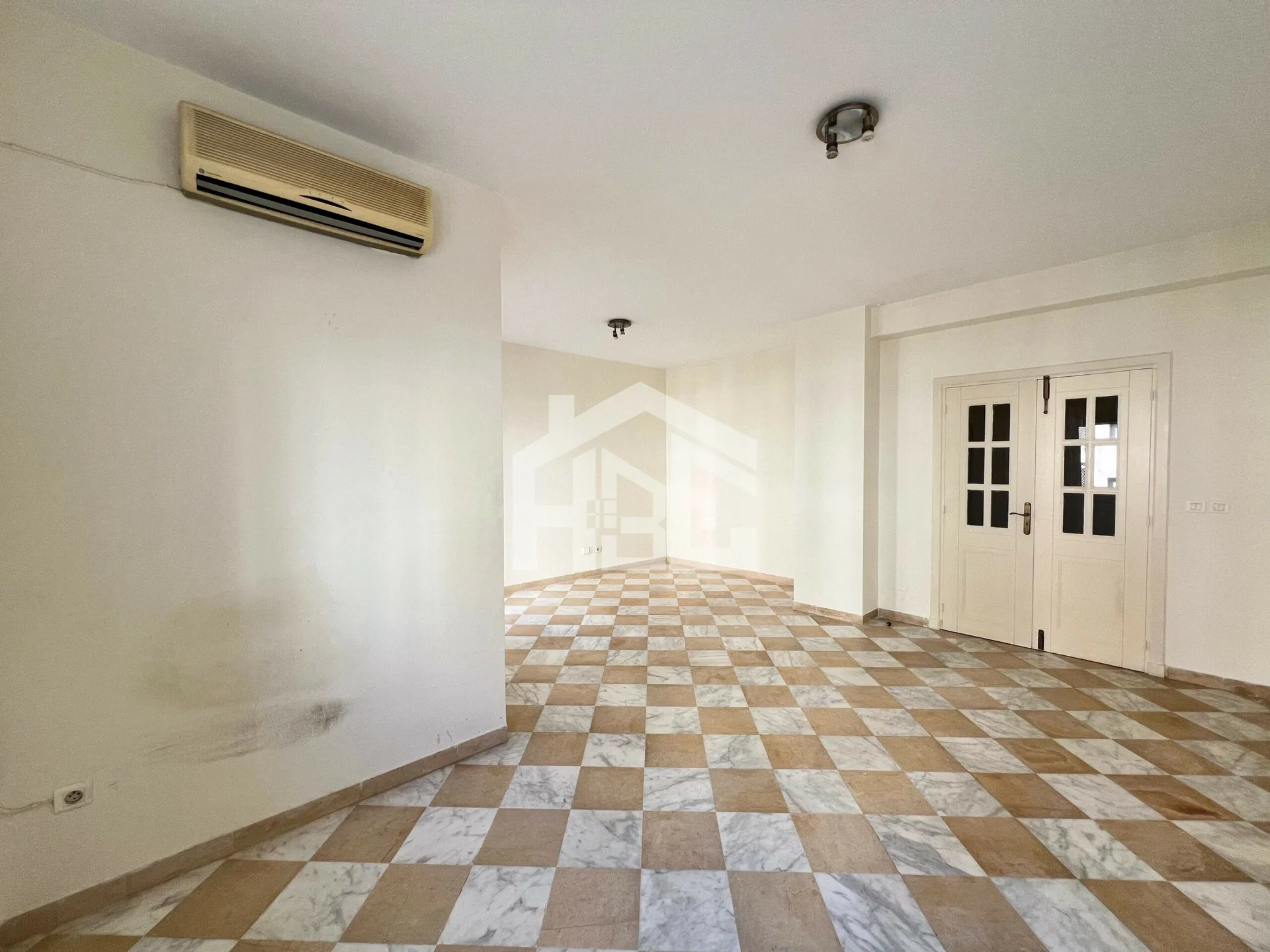 S+3 de 175 m² à Ennasr 1