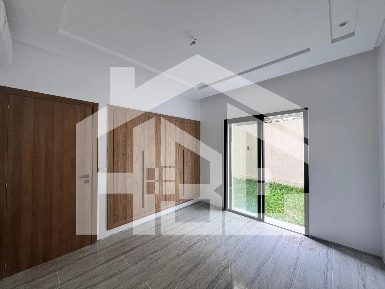 S+2 de 80 m² avec Jardin de 60 m² Jamais Habité à Chotrana 1